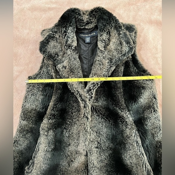 Kristen Blake faux fur plush vest brown gray Size Medium! Beautiful mix of color - Picture 12 of 12